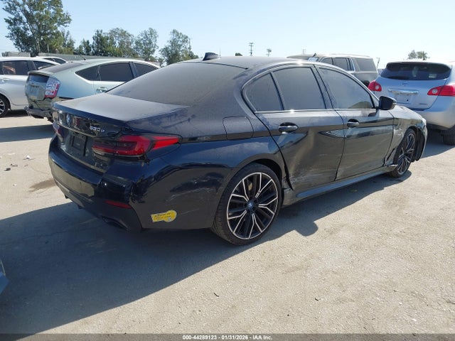 WBA13AG02NCJ30579 BMW 530e