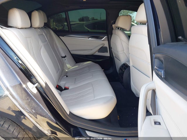 WBA13AG02NCJ30579 BMW 530e