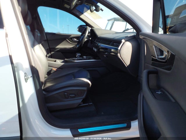 2017 AUDI Q7 WA1AAAF74HD035621 Photo 4