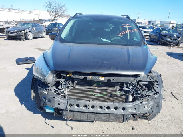 1FMCU9GD4JUA39257 Ford ESCAPE SE