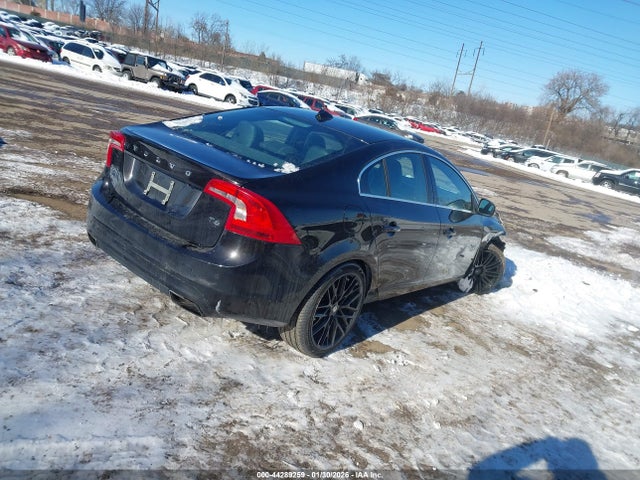 YV149MFM1F2355145 Volvo S60 T6 Platinum