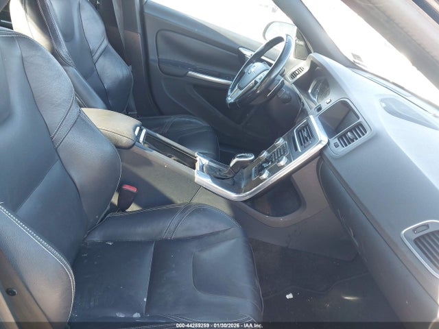 YV149MFM1F2355145 Volvo S60 T6 Platinum