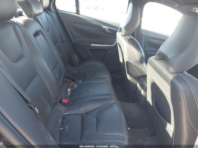 YV149MFM1F2355145 Volvo S60 T6 Platinum