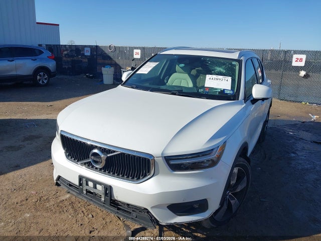 2021 VOLVO XC40 YV4162UK8M2415214 Photo 1