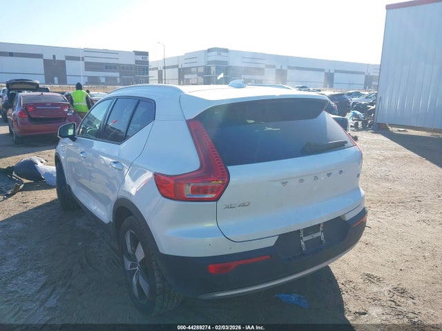 2021 VOLVO XC40 YV4162UK8M2415214 Photo 2