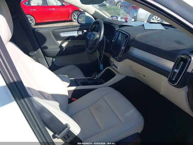 2021 VOLVO XC40 YV4162UK8M2415214 Photo 4