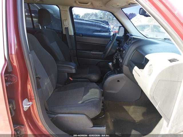 1C4NJPBB1GD683842 Jeep Patriot Sport