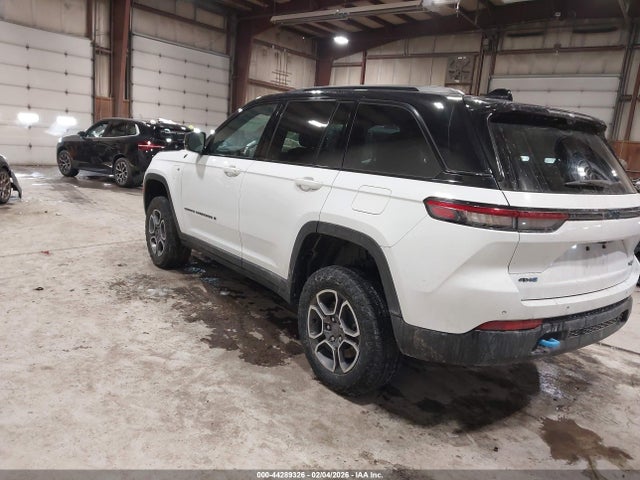 2023 JEEP GRAND CHEROKEE 4XE 1C4RJYC65P8807631 Photo 2