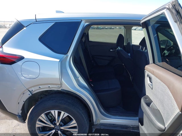 5N1BT3BB9NC687089 Nissan Rogue Sv Intelligent Awd