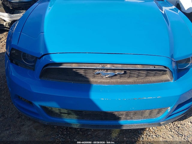 2014 Ford Mustang V6 მანქანა იყიდება აუქციონზე, vin: 1ZVBP8AM8E5258360, აუქციონის ნომერი: 44289360
