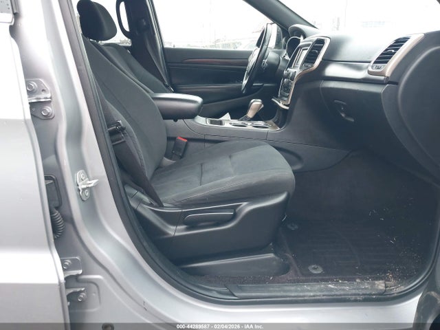 1C4RJEAG6HC663984 Jeep Grand Cherokee Laredo 4x2