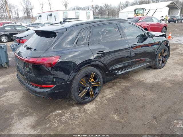 2023 AUDI E-TRON WA1LAAGE2PB023421 Photo 3