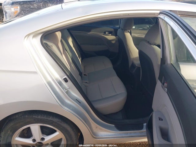 Hyundai ELANTRA SE 2017 5NPD84LF2HH158467 Image 8