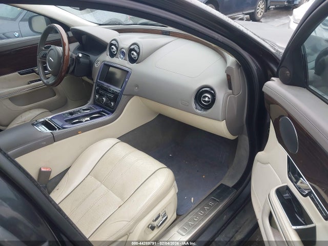 2012 JAGUAR XJ SAJWA1CB0CLV37935 Photo 4