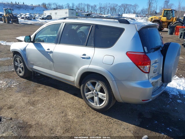 2007 TOYOTA RAV4 JTMBD32V775057705 Photo 2