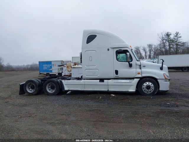 Продажа на аукционе авто 2009 Freightliner Cascadia 125, vin: 1FUJGLDR79LAC0856, номер лота: 44289825