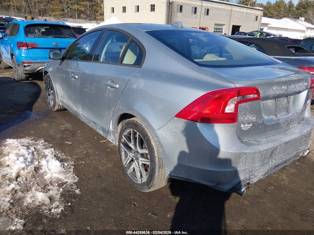 2017 VOLVO S60 YV126MFL6H2422512 Photo 2