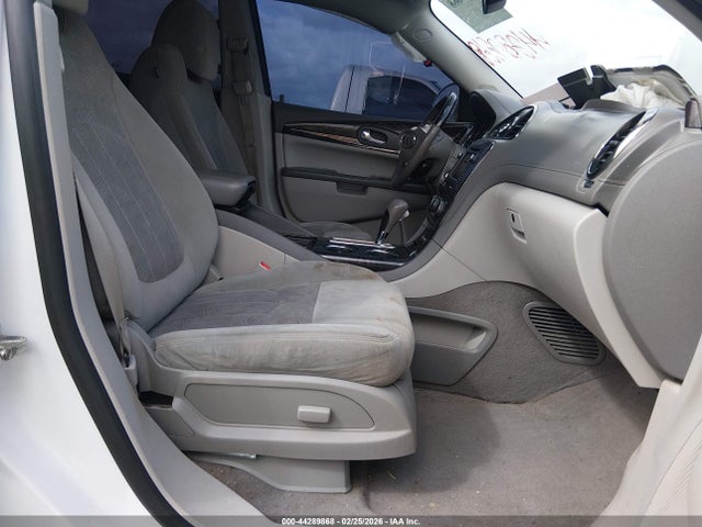 44289868 :رقم المزاد ، 5GAKRAKD8GJ322783 vin ، 2016 Buick Enclave Convenience مزاد بيع