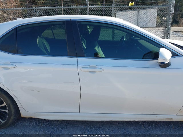 4T1B21HK8KU514054 Toyota Camry Hybrid Se