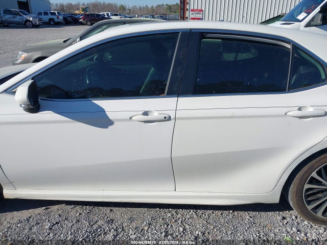 4T1B21HK8KU514054 Toyota Camry Hybrid Se