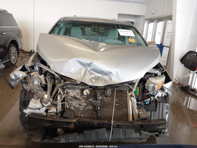 44289878 :رقم المزاد ، 5TDKK3DC5ES441152 vin ، 2014 Toyota Sienna Le V6 8 Passenger مزاد بيع