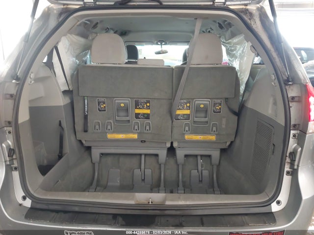 44289878 :رقم المزاد ، 5TDKK3DC5ES441152 vin ، 2014 Toyota Sienna Le V6 8 Passenger مزاد بيع