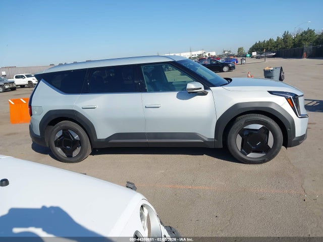 2026 Kia Ev9 Wind მანქანა იყიდება აუქციონზე, vin: 5XYAFFS53TG004797, აუქციონის ნომერი: 44289881