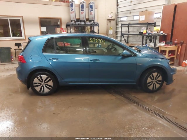 WVWKP7AU0GW915808 Volkswagen E-golf Se
