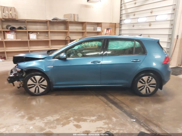 WVWKP7AU0GW915808 Volkswagen E-golf Se