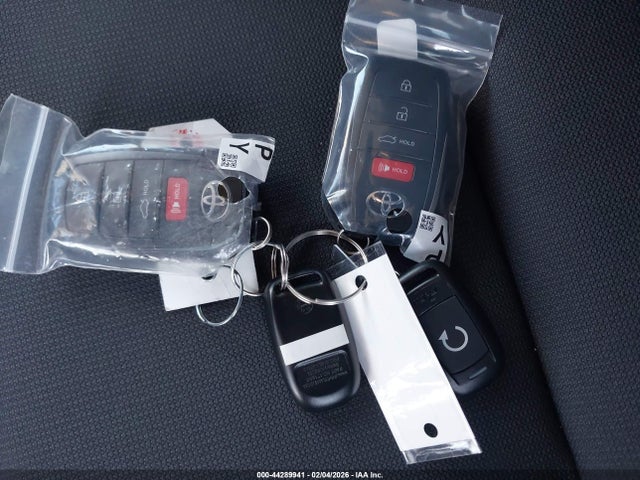 2026 TOYOTA COROLLA HYBRID JTDBDMHE8T3029205 Photo 10