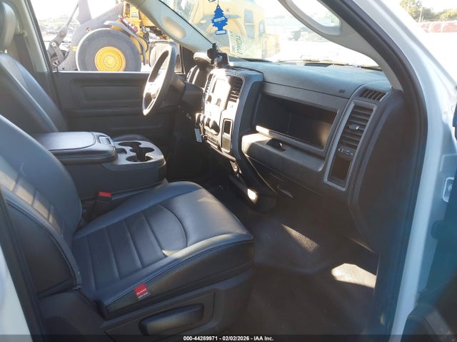 Продажа на аукционе авто 2023 Ram 1500 Classic Tradesman  4x2 6'4 Box, vin: 1C6RR6FG4PS592948, номер лота: 44289971