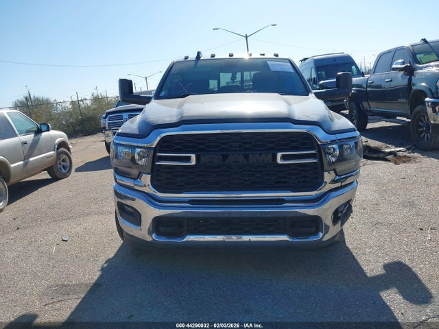 3C63RRGLXLG247170 RAM 3500 Tradesman 4x4 8&#039; Box