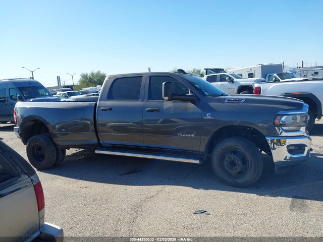 3C63RRGLXLG247170 RAM 3500 Tradesman 4x4 8&#039; Box