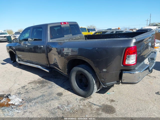 3C63RRGLXLG247170 RAM 3500 Tradesman 4x4 8&#039; Box
