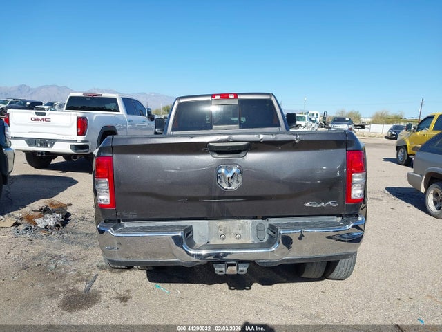 3C63RRGLXLG247170 RAM 3500 Tradesman 4x4 8&#039; Box