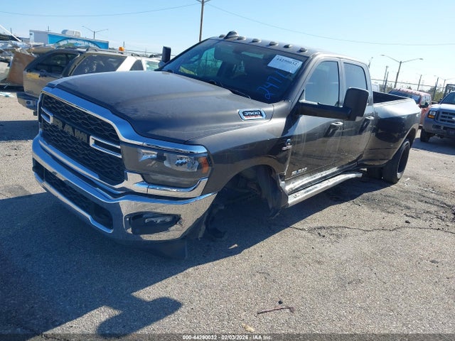 3C63RRGLXLG247170 RAM 3500 Tradesman 4x4 8&#039; Box