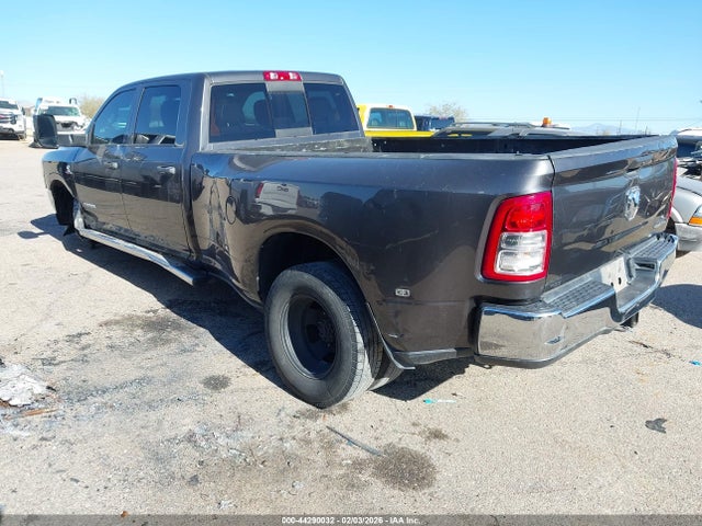 3C63RRGLXLG247170 RAM 3500 Tradesman 4x4 8&#039; Box