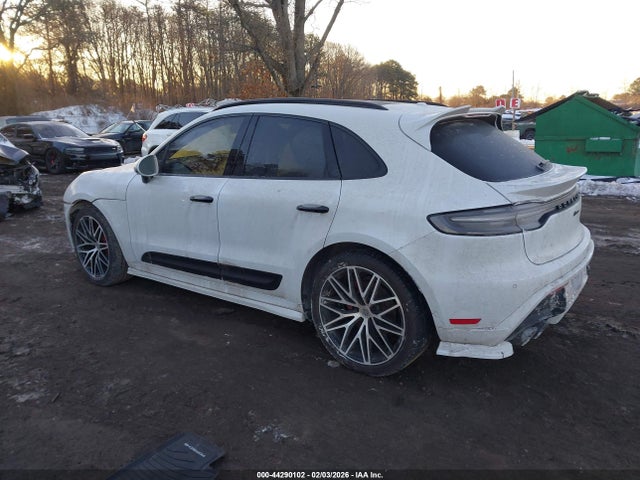 2023 PORSCHE MACAN WP1AA2A55PLB05695 Photo 2