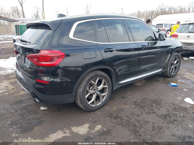 2021 BMW X3 5UXTY5C03M9E37525 Photo 3