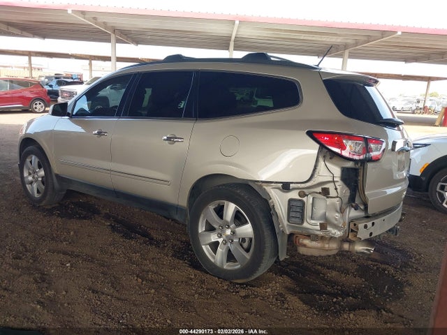 2015 CHEVROLET TRAVERSE 1GNKRJKDXFJ346104 Photo 2