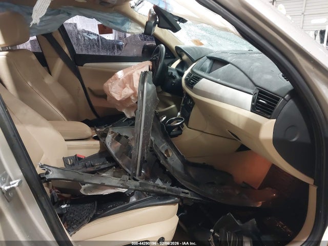 2014 BMW X1 WBAVL1C57EVY20528 Photo 4