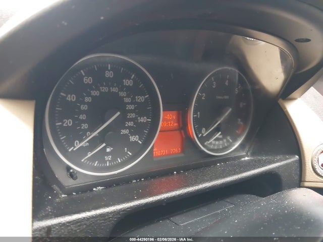 2014 BMW X1 WBAVL1C57EVY20528 Photo 6