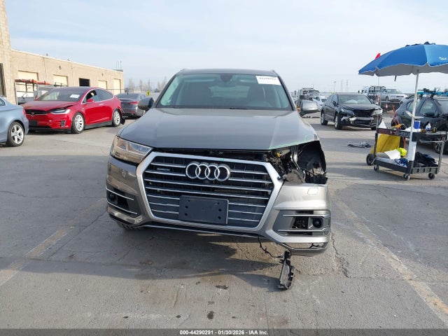 WA1VAAF73HD058678 Audi Q7 3.0t Premium