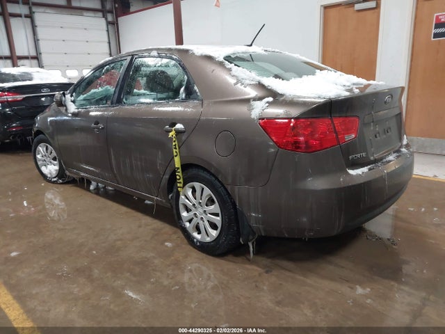 2013 KIA FORTE KNAFU4A26D5679767 Photo 2