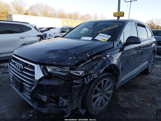 2019 AUDI Q7 WA1LAAF78KD014951 Photo 1