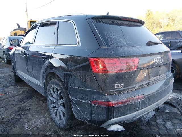 2019 AUDI Q7 WA1LAAF78KD014951 Photo 2