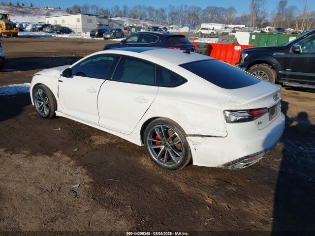 2024 AUDI A5 SPORTBACK WAUDACF50RA085235 Photo 2