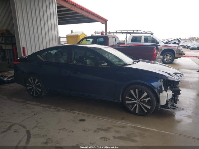 1N4BL4CV5NN345717 Nissan Altima Sr Fwd