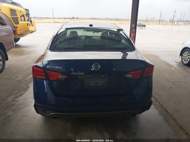 1N4BL4CV5NN345717 Nissan Altima Sr Fwd