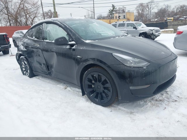 2024 TESLA MODEL Y 7SAYGDEE3RA237607 Photo 0